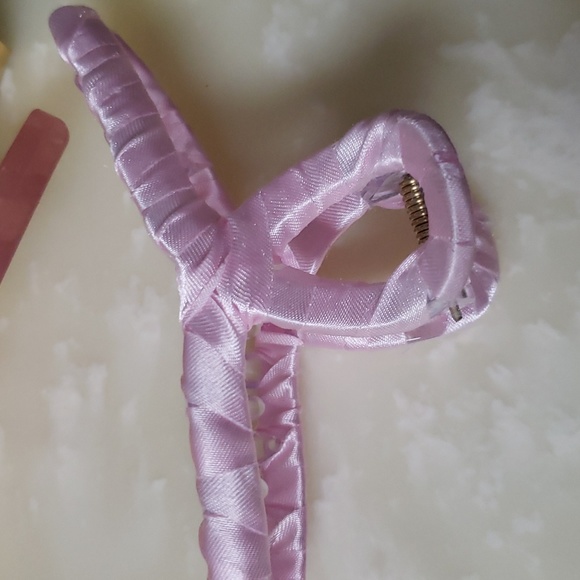 Lady hair style pink color clips - Picture 3 of 4